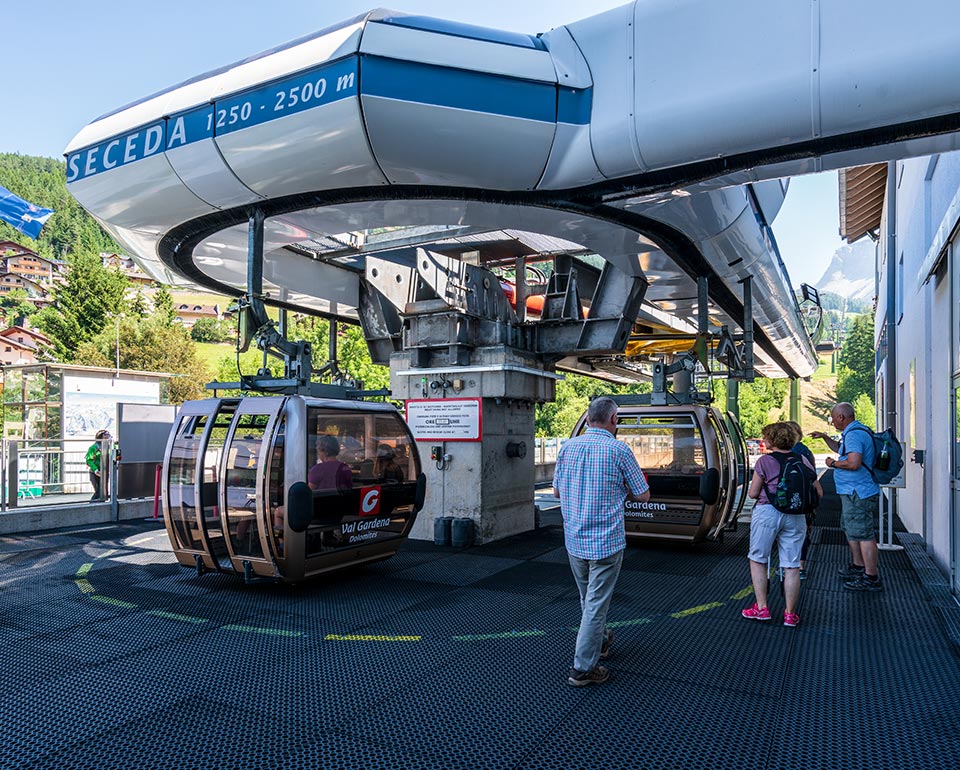 Lifts - Seceda cableways in Ortisei in Val Gardena